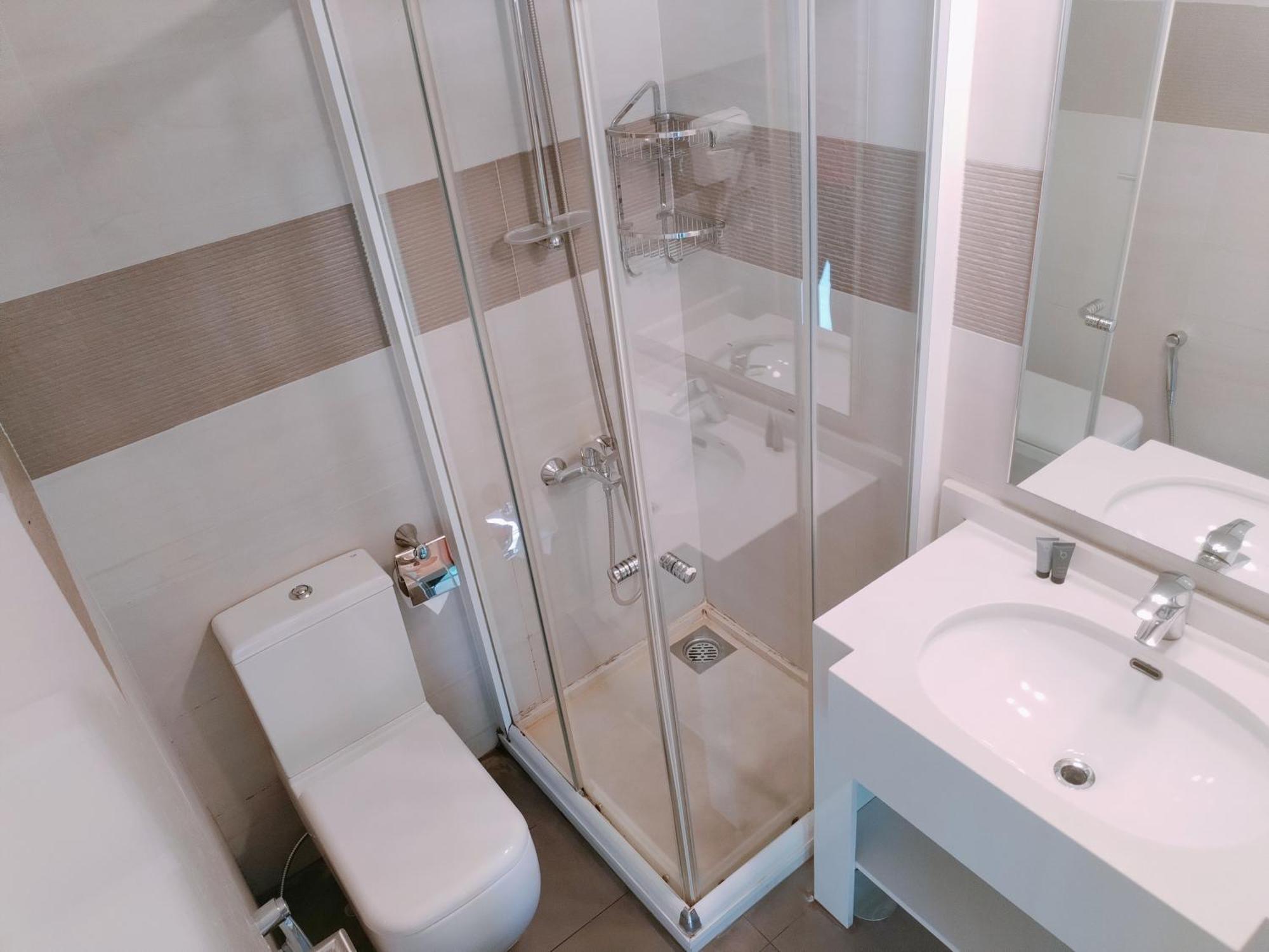 Mateus Hotel & Pool Jounieh Bagian luar foto