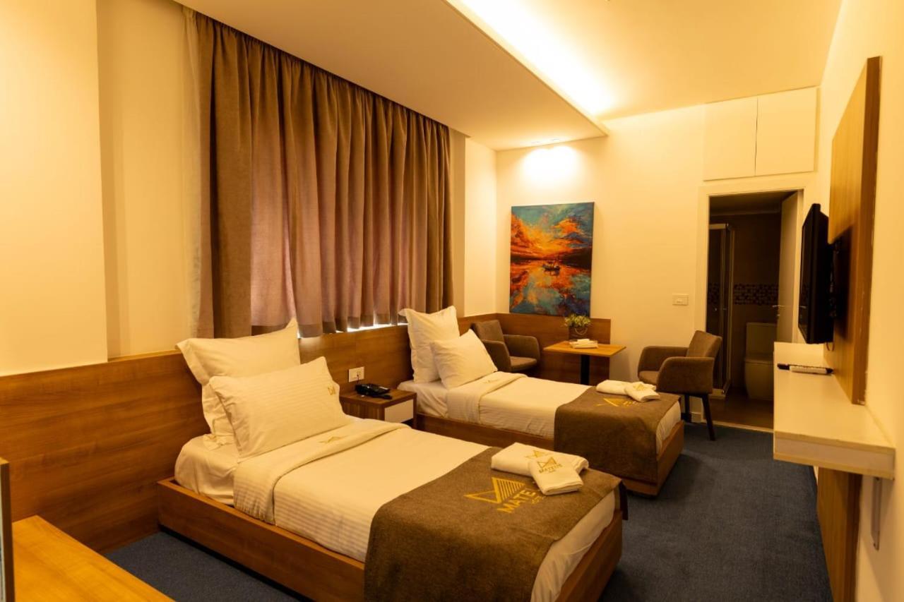 Mateus Hotel & Pool Jounieh Bagian luar foto