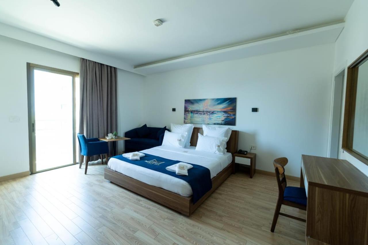 Mateus Hotel & Pool Jounieh Bagian luar foto