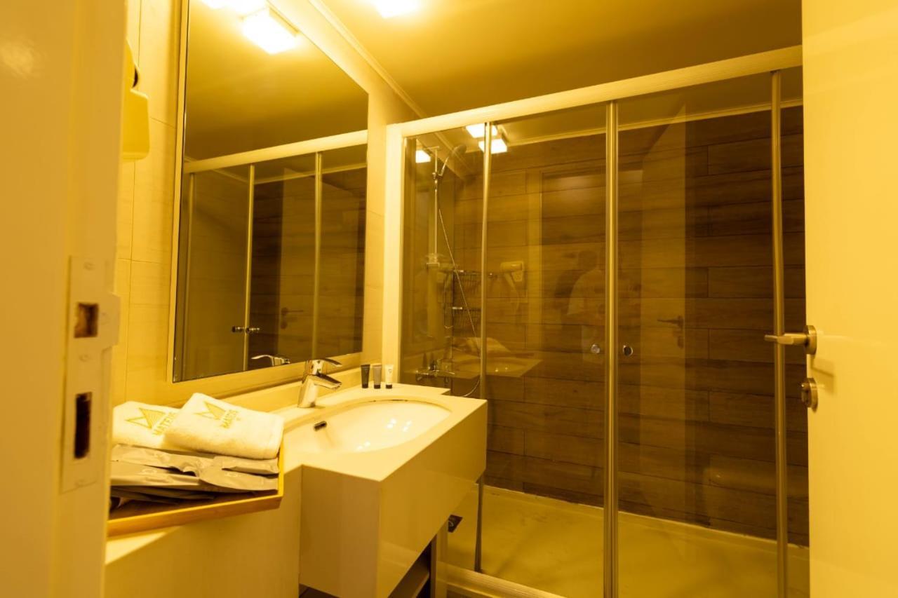 Mateus Hotel & Pool Jounieh Bagian luar foto