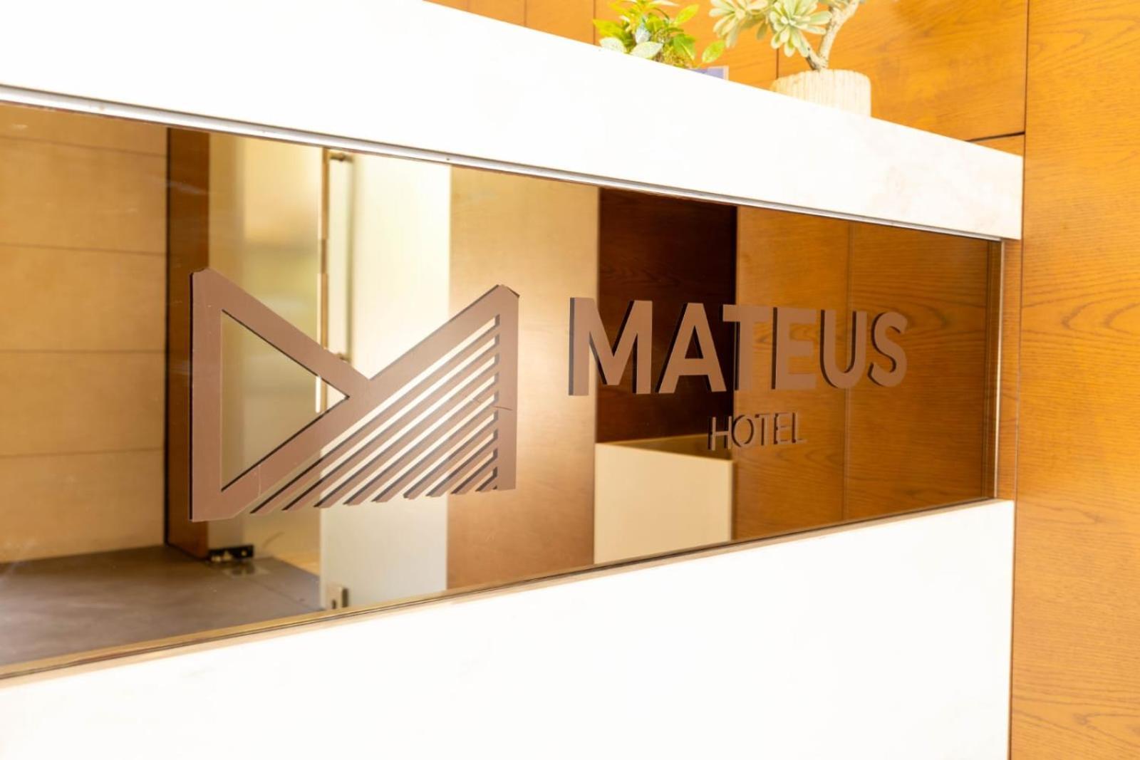 Mateus Hotel & Pool Jounieh Bagian luar foto