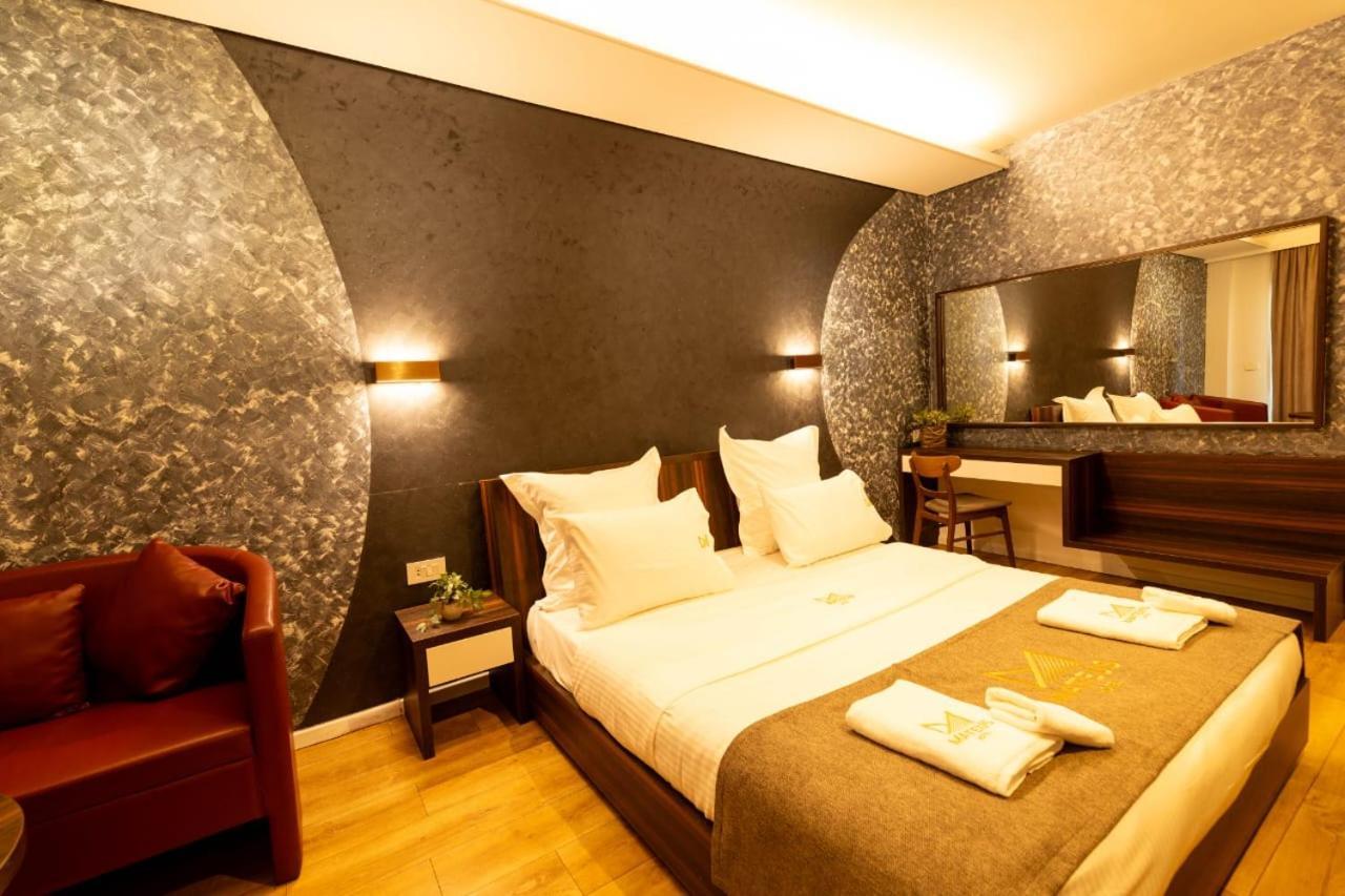 Mateus Hotel & Pool Jounieh Bagian luar foto