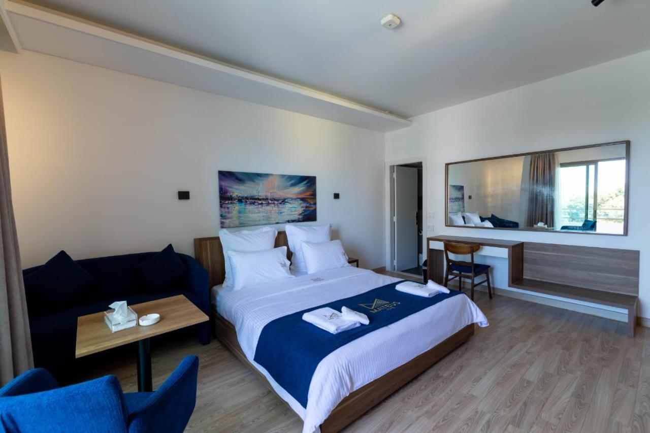 Mateus Hotel & Pool Jounieh Bagian luar foto